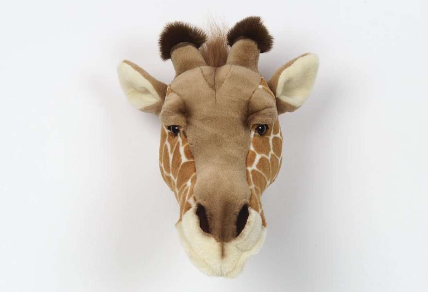 Wall mounted giraffe head for children's room