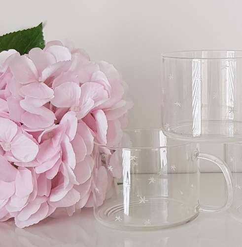 White sparkle glass mug