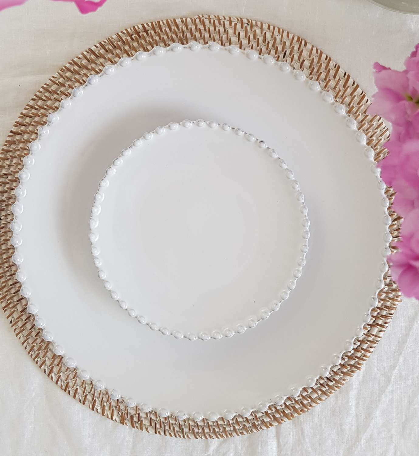 Pearl white 17cm side plate